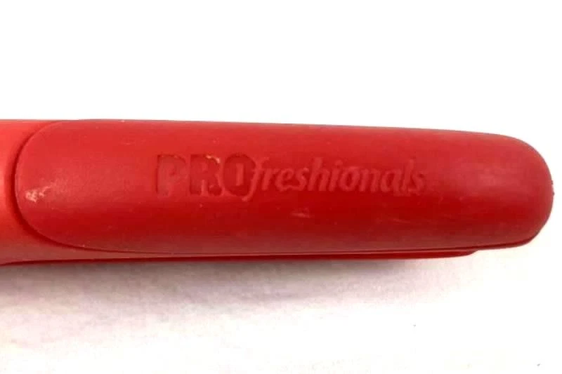 Profreshionals Red Plastic Seafood Nut Cracker 7" Kitchen Tool - Pre-Owned - Image 3 of 4
