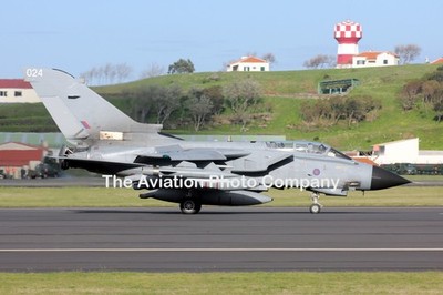 RAF Panavia Tornado GR.4 ZA458/024 bei Lajes (2013) Foto
