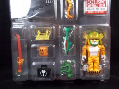 ROBLOX figure & accessories Legend of Cat NEW includes Virtual