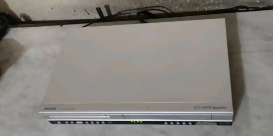 PHILIPS COMBO LETTORE DVD/VHS 6 TESTINE STEREO CON TELECOMANDO - Immagine 4 di 4