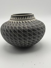 Leslie Thompson Studio Pottery Sgraffito Black White Vessel Signed Californi Art