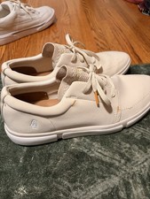 Hush Puppies Men  s Shoes. PLEASE READ I Think Size 11 