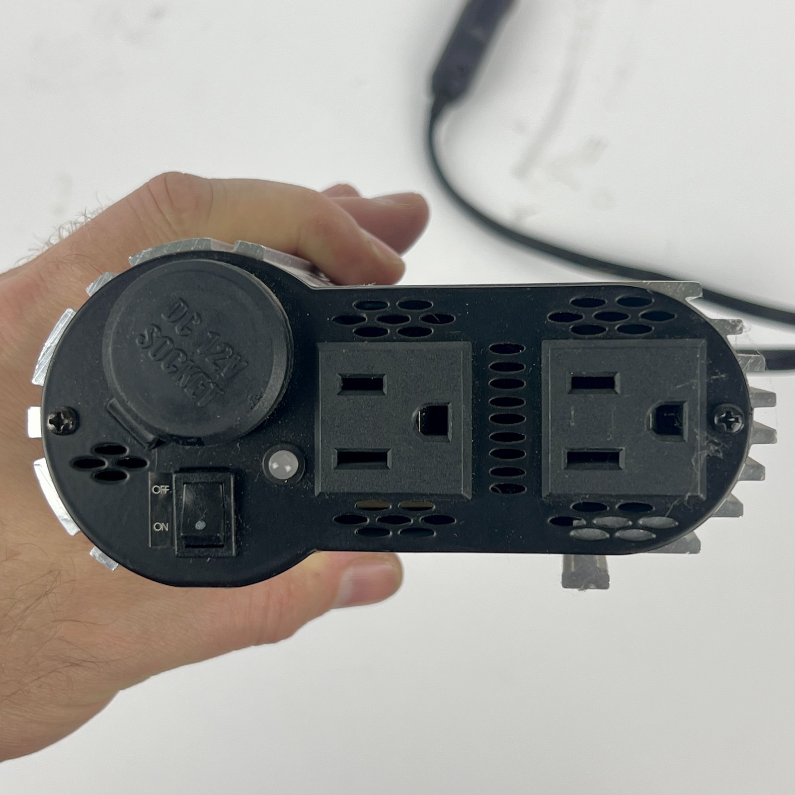 Intec Gamer's Power Inverter 140 Watts - Coverts 12V DC to 110V AC - ROAD TRIPS!