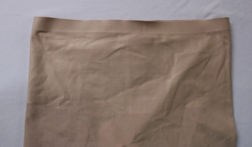 Pantalones Cortos Victoria's Secret Para Mujer Suavizantes Brillo Modelador JL3 Praliné Medianos Nuevos con Etiquetas Foto 2 de 3