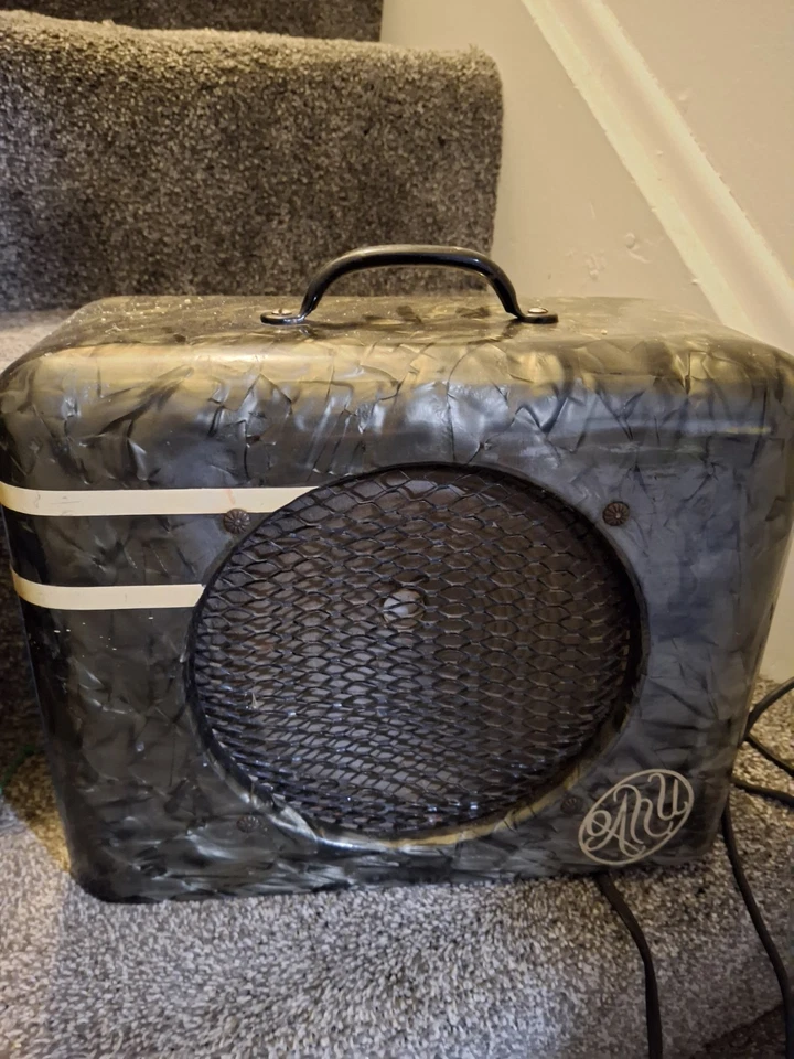 Guitarra eléctrica Oahu años 40 Lap Steel con amplificador a juego Foto 3 de 4