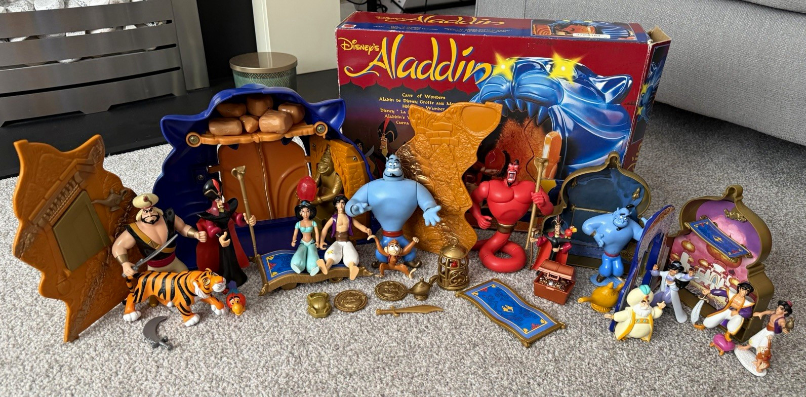 Disney Aladdin Cave of Wonders & Once Upon a Time Set - Figures & Box - MATTEL