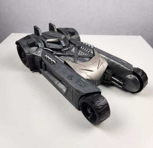 Batman Caped Crusader Batmobile 2 in 1 Vehicle DC Comics Spin Master 67810 - Picture 4 of 15