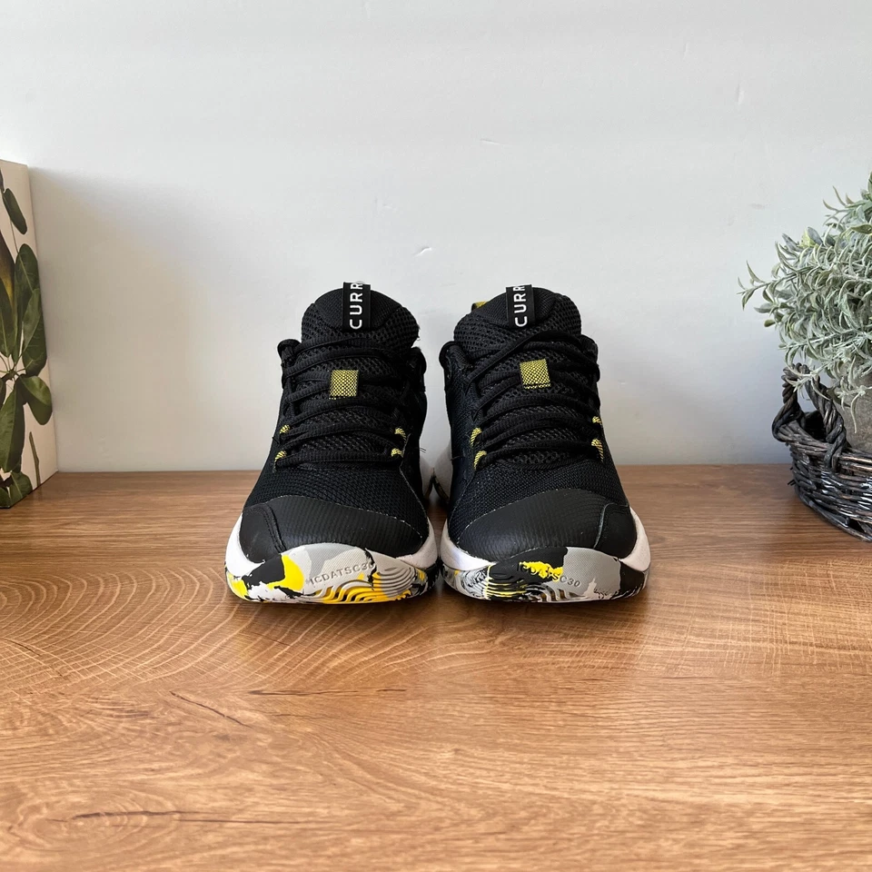 Under Armor Steph Curry 3Z5 3023087-004 Negro Blanco Atlético Juvenil Talla 6.5Y Foto 3 de 4