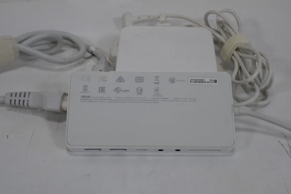 Estación Base Universal ASUS Modelo AH001 PUERTO USB-C Foto 2 de 4