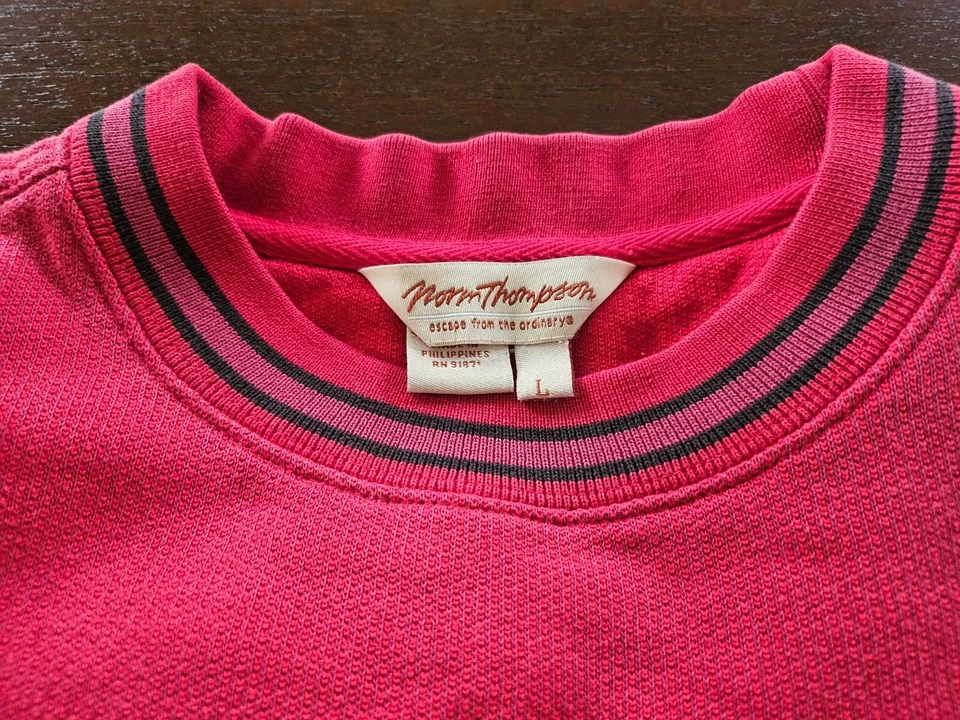 Sudadera NORM THOMPSON Roja Cuello Redondo L escape de lo ordinario Foto 2 de 4