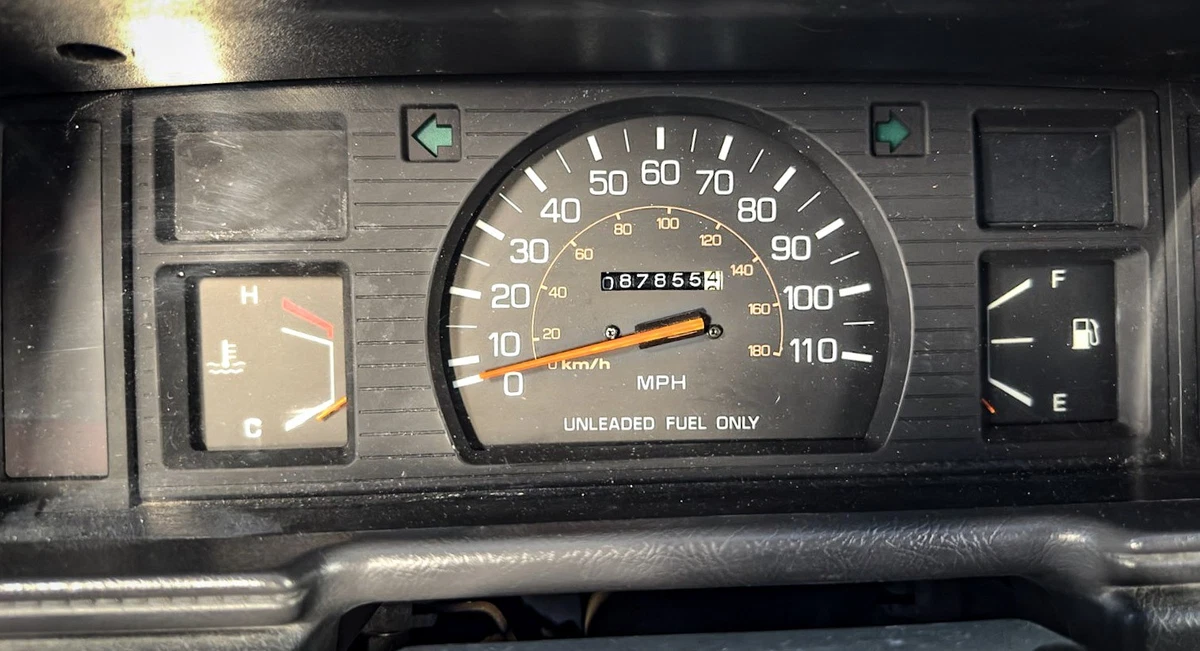 1987 Toyota SR5 Truck Back to the= Future tribute - instrumentation