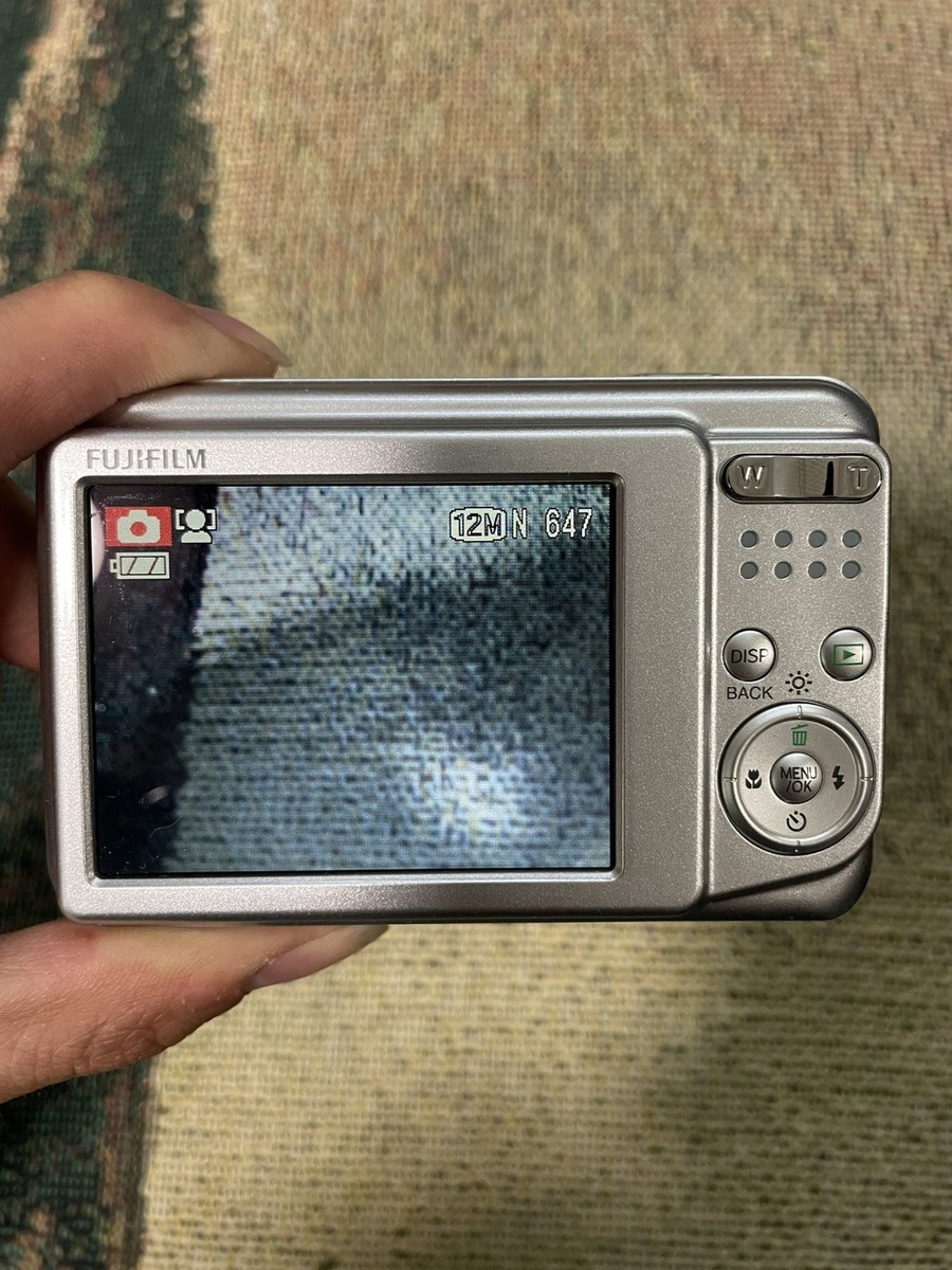 Fujifilm Finepix A220 Compact 12.2MP Digital Camera Silver w/2gb