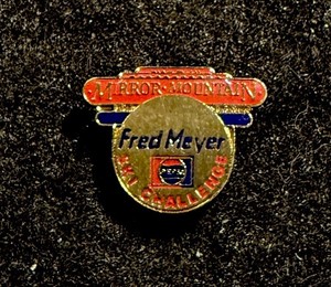MIRROR MOUNTAIN Ski Pin ‘Fred Meyer Pepsi Ski Challenge’ OREGON Travel Lapel