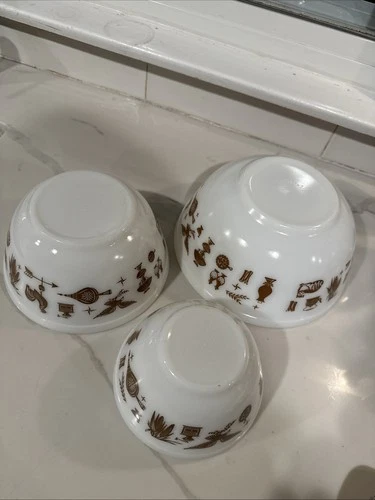 VTG Early American Pyrex 3 Nesting  Mixing Bowls.