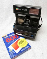 Vintage POLAROID Sun660 Auto-Focus SE LAND Instant Camera w/ Film Pack. Sun 660
