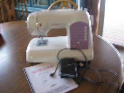 SINGER Model 8763 CurvySewing Macine