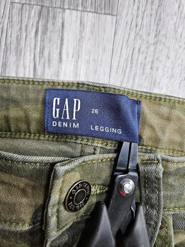 Pantalones de mezclilla camuflados Gap Jeans para mujer 26 camuflaje elásticos ajustados ejército Foto 4 de 4