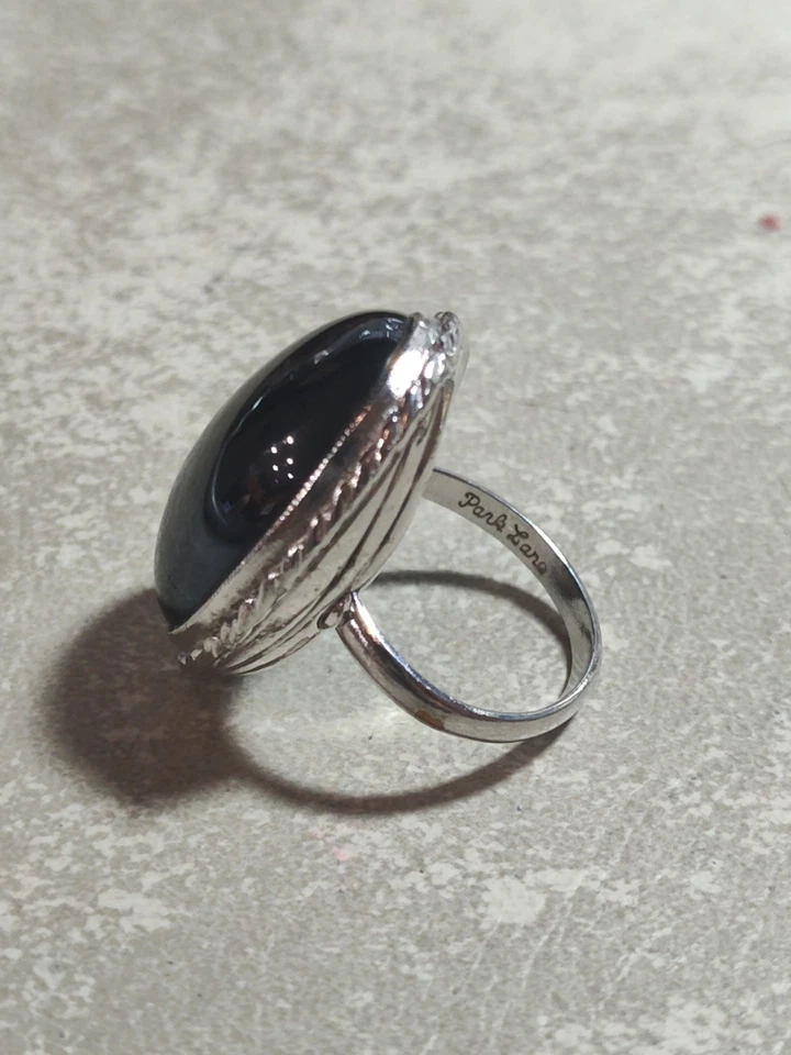 Регулируемое кольцо Park Lane из серебра и черного стекла с плетеной установкой - Изображение 4 из 4