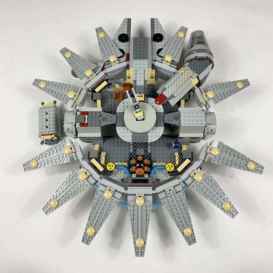 LEGO Star Wars: Millennium Falcon Set #4504 Casi Completo (LEER) Usado Foto 2 de 4