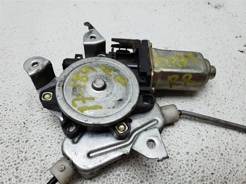 96-99 Infiniti I30 Passenger Right Rear Window Regulator OEM 8272040U10  - Image 2 of 4