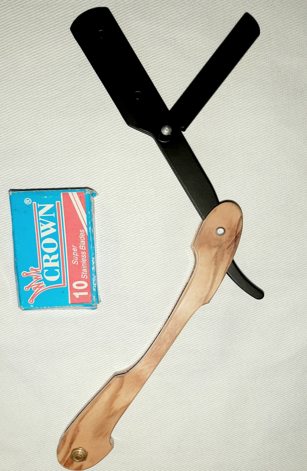 Wooden handle Barber razor black front ,with free 10 sharp blade 