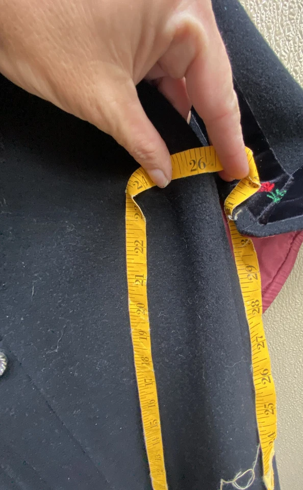 Винтажный великолепный шерстяной плащ других производителей черный с вышивкой красной розой размер 42 - Изображение 4 из 4