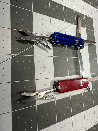 Victorinox Classic SD Swiss Army Knives 58MM RED & BLUE LOT OF 2 6814 - Picture 6 of 8