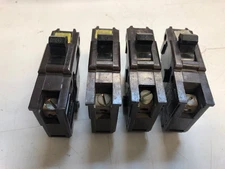 Federal Electric (2)20 Amp and (2)15 Amp Single Pole Stab-Lok Circuit Breaker