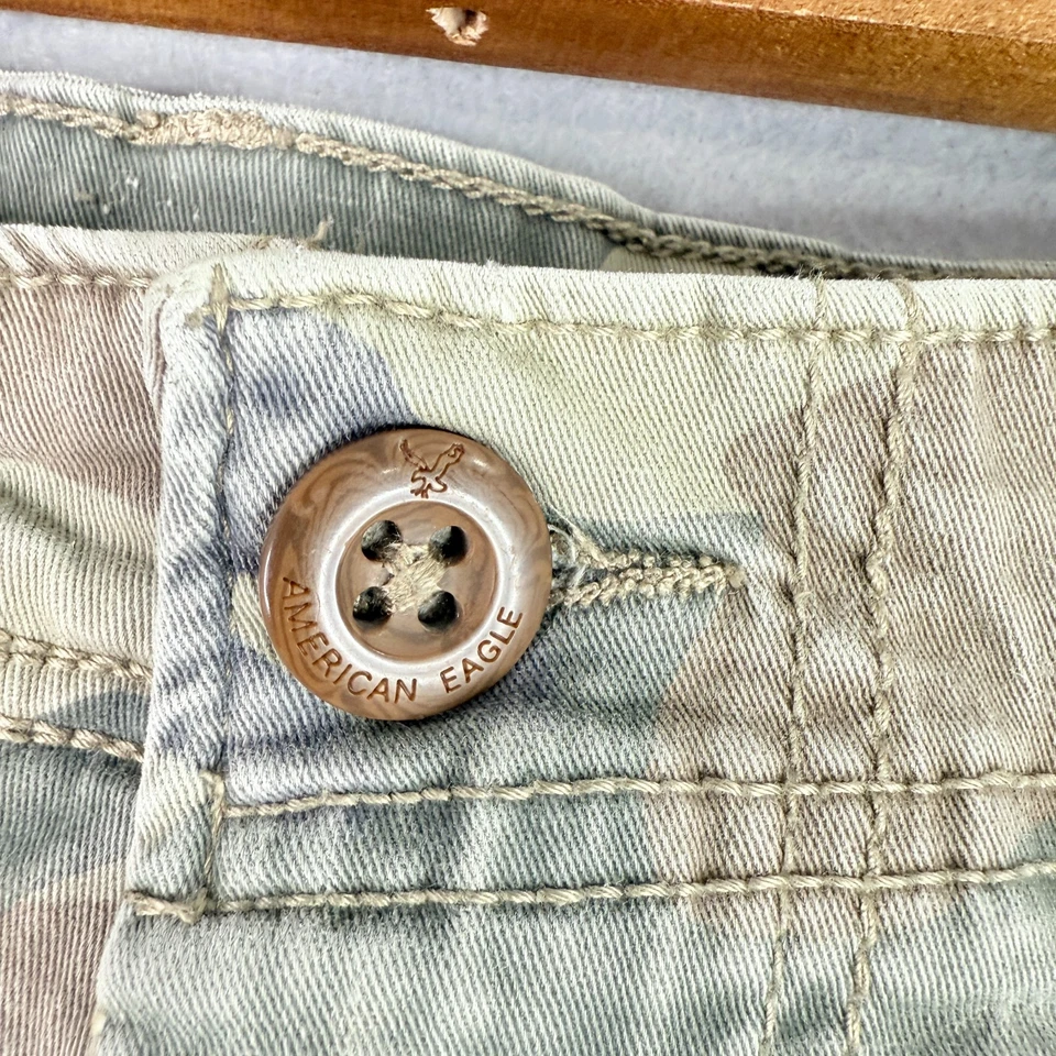 American Eagle Camo Cargo Shorts Mens38 Green Camouflage Distressed Y2K Skate - Image 4 of 4