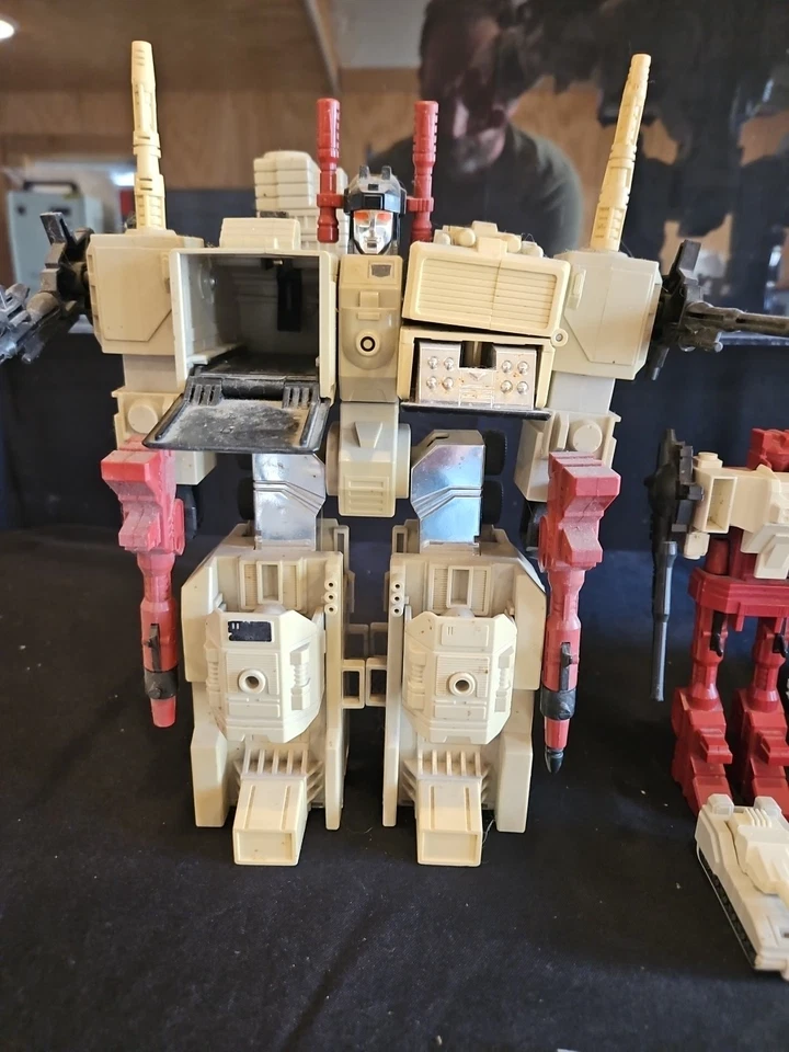 Transformers Generations Metroplex Hasbro + G1 Vintage Metroplex Loose - Image 4 of 4