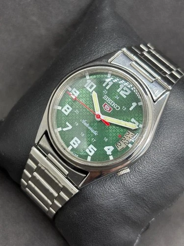 vintage Seiko 5 Refurbished Day/Date Men's Japan Made Wrist Watch