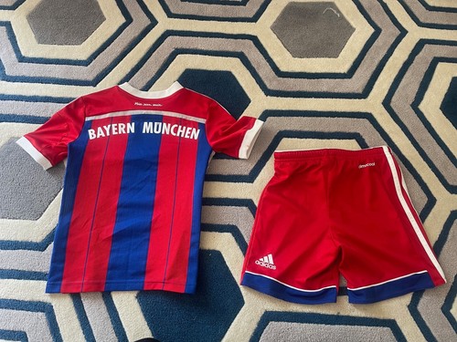 BAYERN MUNICH FC ‘Adidas’ Home Shirt & Shorts 2014-2015 (7-8 Years) Boys MUNCHEN - Picture 8 of 11