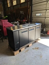 Blendport by Eagle 6' Draft Beer Mister Cooler Kegerator w/Stainless &Black Ext.