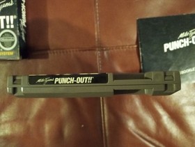 Nintendo NES Mike Tyson's Punch Out en caja original