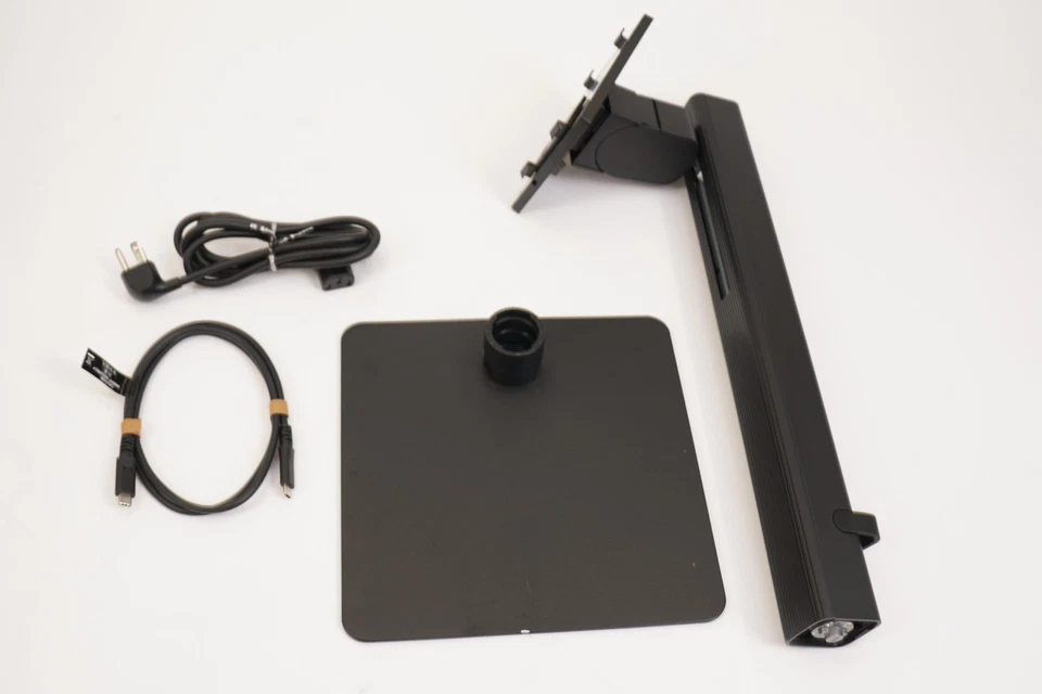 SAMSUNG 32-Inch Odyssey G80SD 4K OLED UHD Smart Gaming Monitor - Image 3 of 3