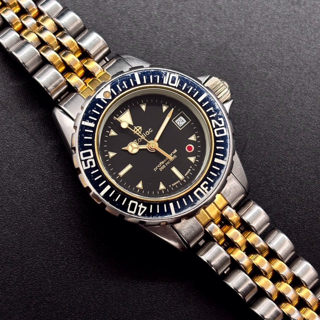 Vintage Zodiac Professional Red Dot Diver's 200 M Swiss Unisex Watch 108.22.06