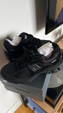 New Balance 2002R Schwarz EU 43 Neu OVP Herren Sneaker