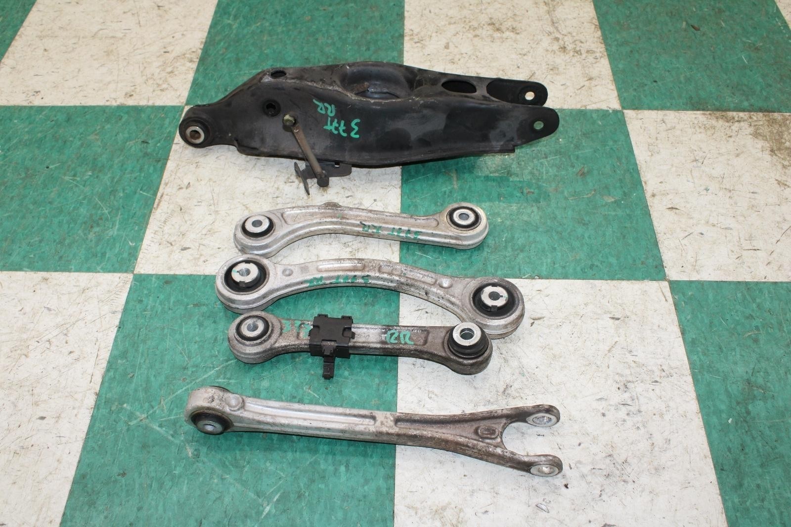 Maserati Ghibli 2014-2017 Rear Right Upper Control arms Set of 5