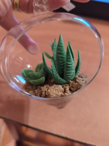Faux Cactus Succulents In Blown Glass Hanging Ornament - Imagen 6 de 7