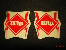 2 ADESIVI ROSSI AUTENTICI PICCOLI WETHEPEOPLE BICICLETTE BMX #73 DECALCOMANIE