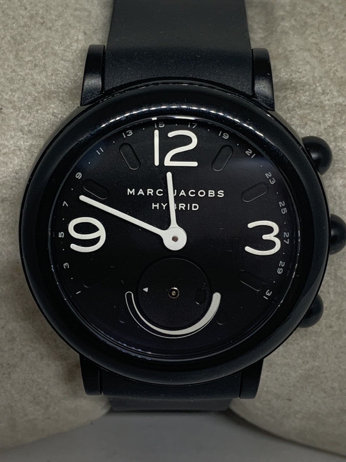 marc jacobs smart watch charger