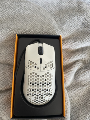 Glorious PC Gaming Race Model O Gaming-Maus - Weiß, glänzend