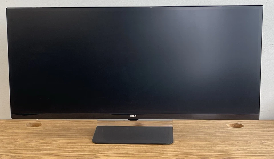 LG 34" UltraWide 21:9 IPS LED 2560 x 1080 Computer Monitor Display w/ AC Adapter - Image 3 of 4