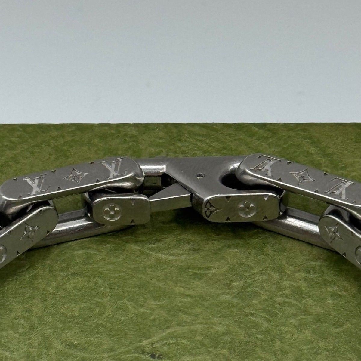 Louis Vuitton Monogram Chain Bracelet L Size M00309 5.8x0.2 in image 3