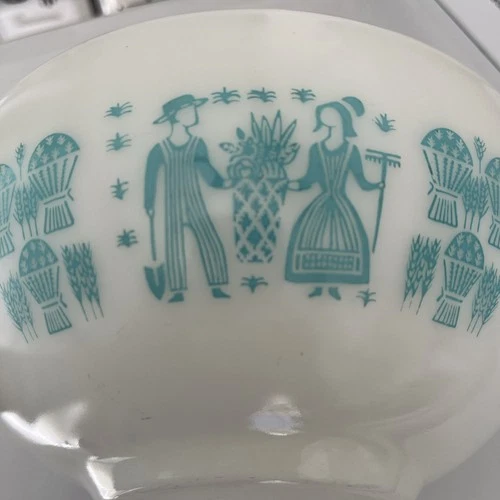 Vintage Pyrex 443 Amish Butterprint Mixing Bowl (2.5 Quart)