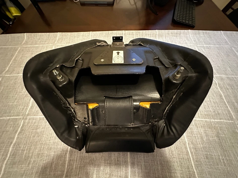 Harley Davidson Softail Rocker C складное пассажирское сиденье-FXCWC - Изображение 3 из 4