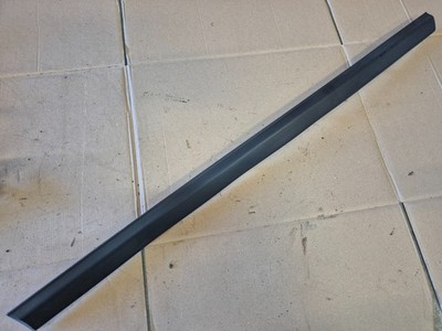 VW GOLF MK3 STANDARD FRONT LEFT DOOR MOLDING TRIM COVER STRIP 1H4853515 (4door)