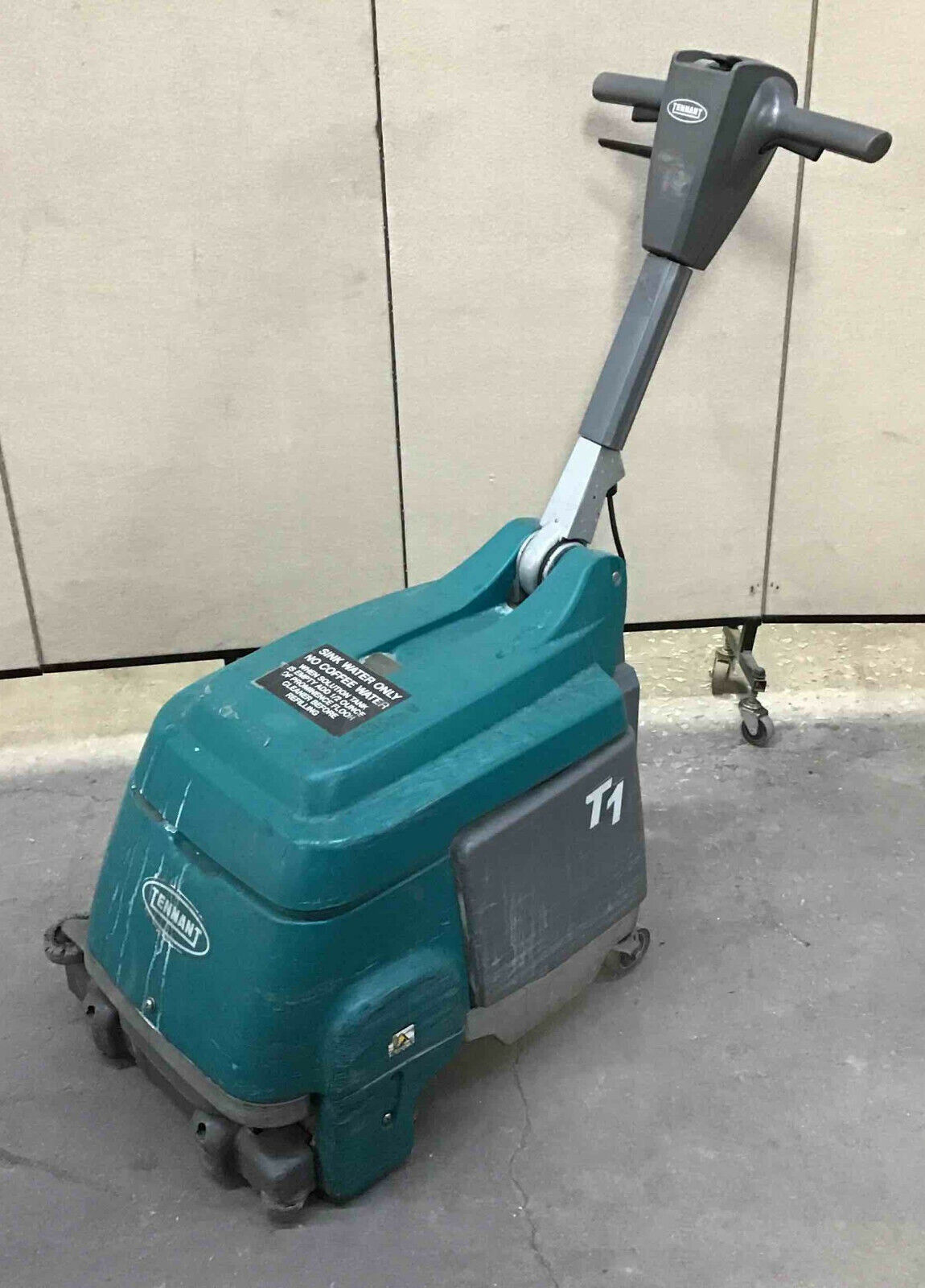 TENNANT T1 Lithium Ion BATTERY OPERATED FLOOR SCRUBBER - NO CHARGER 8665