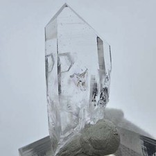 Mine claire de Streep de point de quartz fantôme lémurien, Goboboseb, Namibie