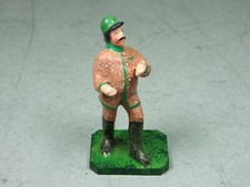 10 cm großer Bauer Jäger Krippenfigur Masse Holzsockel Vorkrieg Erzgebirge